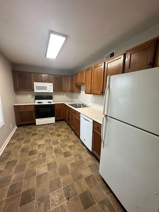 Building Photo - 10012 Michaele Ln