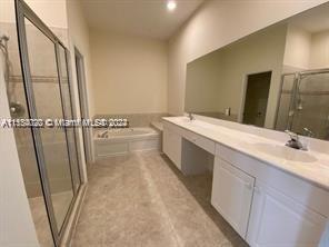 Foto del edificio - 5745 NW 120th Ave