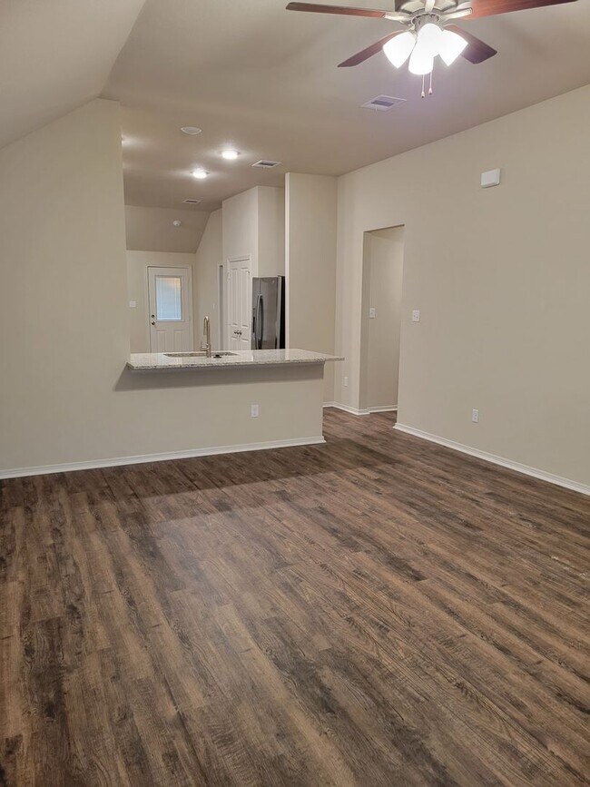 Building Photo - Brand New 3 bedroom / 2 bath home in Bonham Trace neighbor hood in North Bryan,