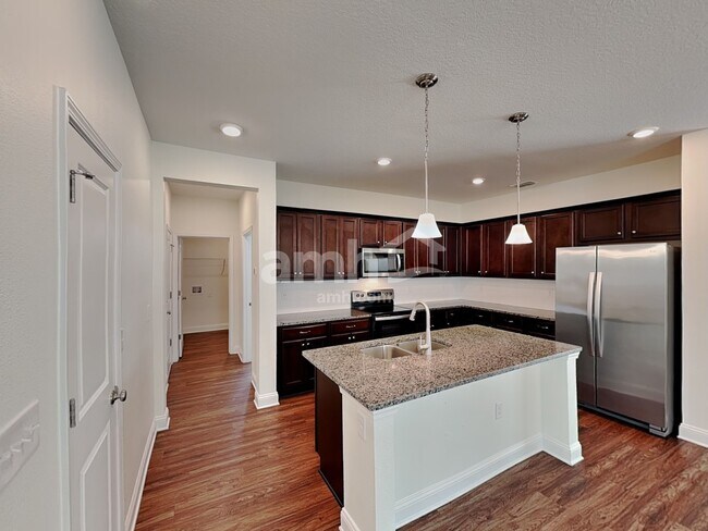Building Photo - 2939 Hill Valley Ln