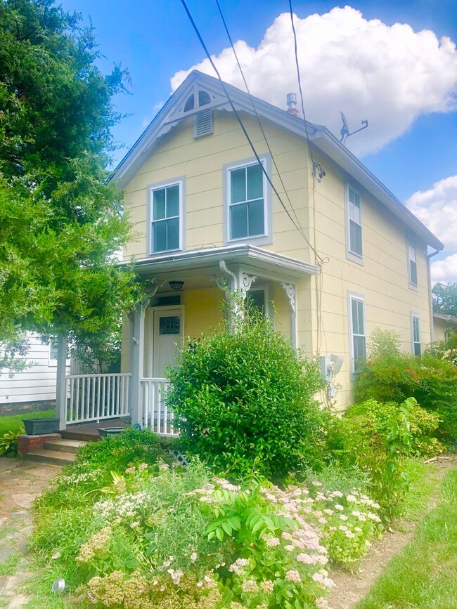 Building Photo - Cozy 2 BR/1 BA Single-Family Home in Laurel!