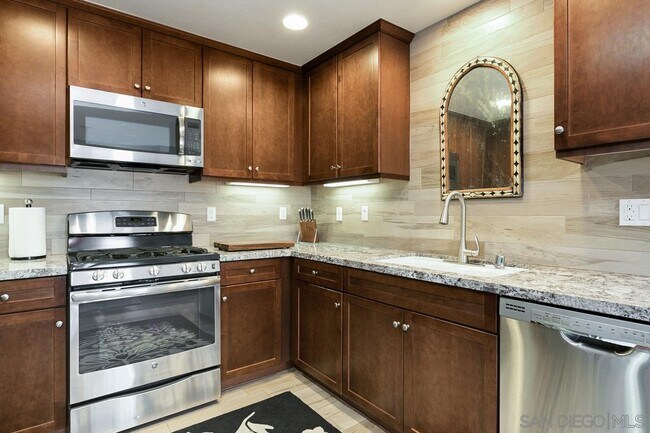 Building Photo - 1621 Waterlily Way