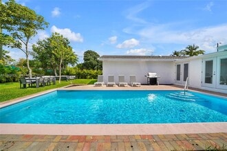 Building Photo - 18280 NE 8th Ave