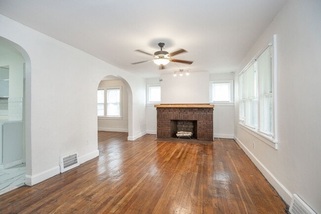 Building Photo - 3 Bedroom/2 bath Single House!! Euclid!!!