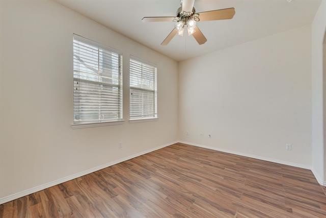 Foto del edificio - 9913 Lexington Dr