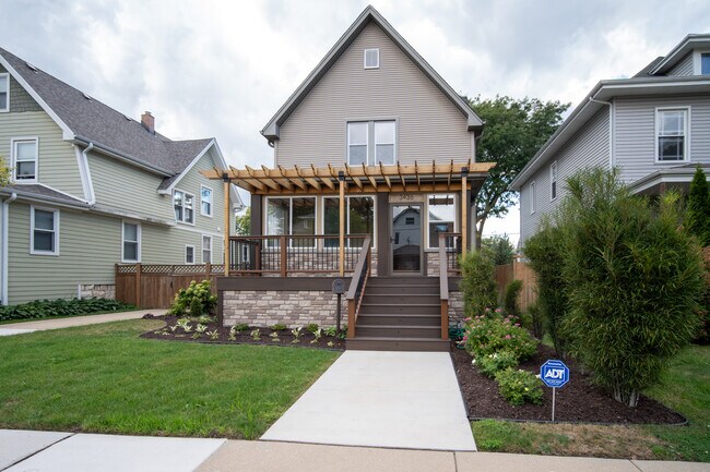 Building Photo - 3436 Wesley Ave