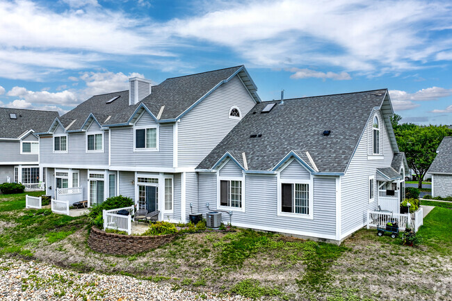Foto del edificio - Crystal Bay Townhomes