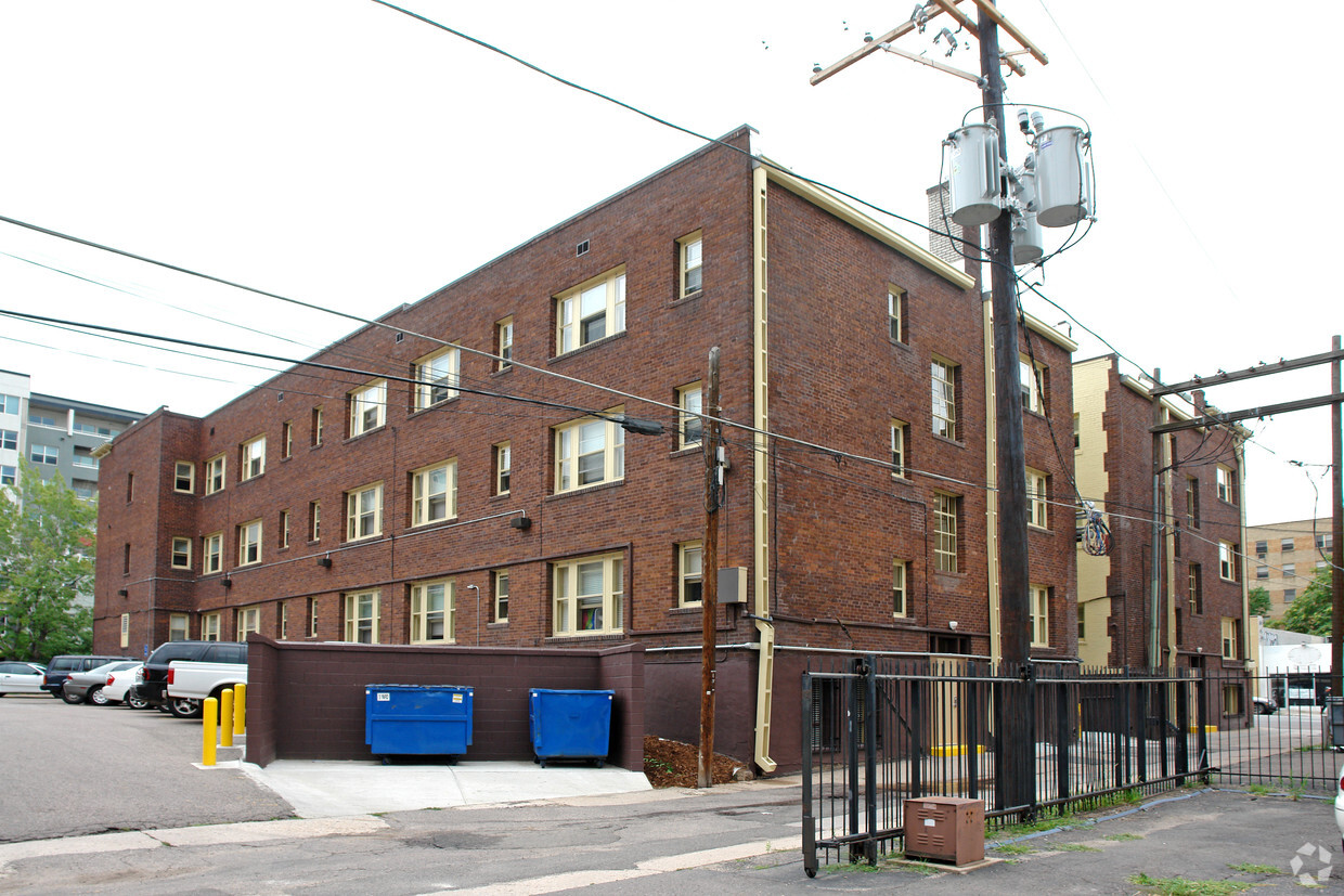 Building Photo - Armour Apartments