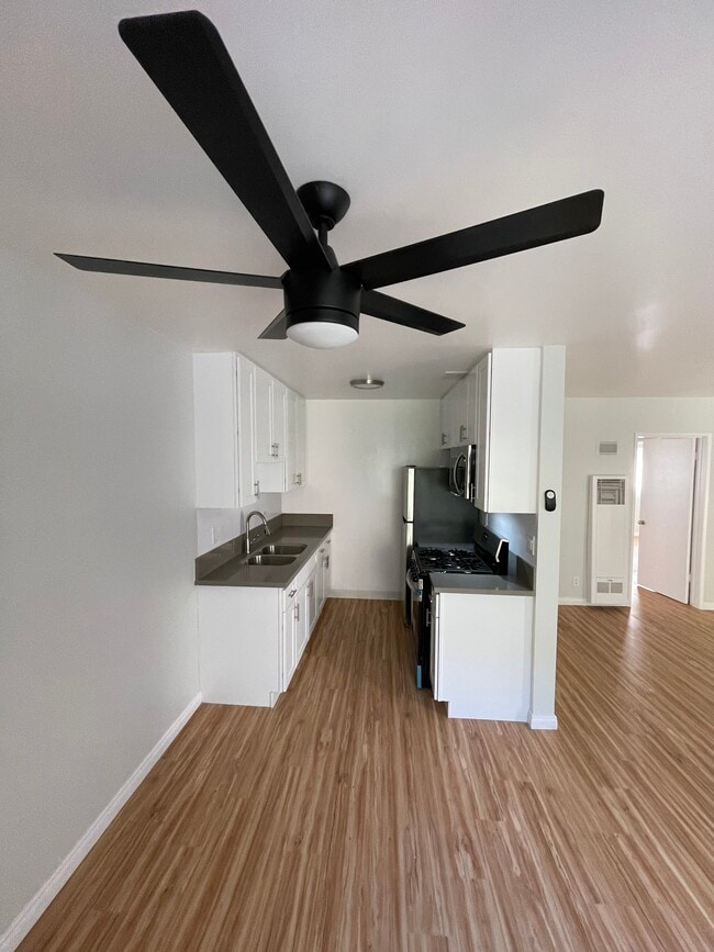 New Gas Range, Stainless Fridge - 829 11th St