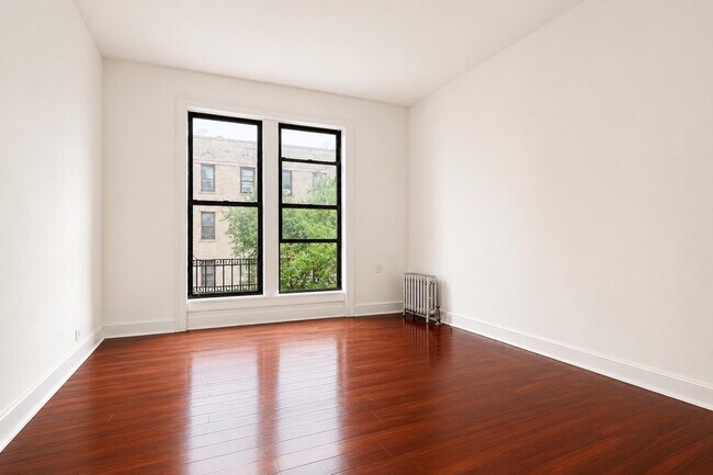 Foto del edificio - 255 Fort Washington Ave