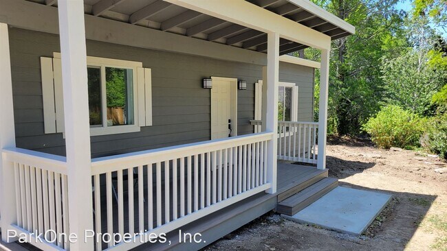 Building Photo - 2 br, 1 bath House - 1023 Timothy Ln A