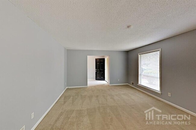 Foto del edificio - 2439 Northbrook Rd