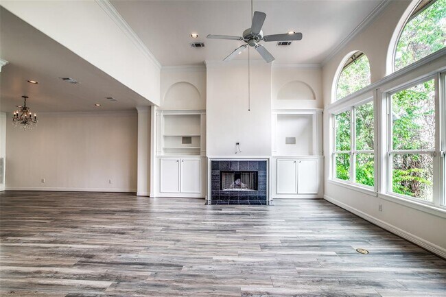 Building Photo - 6638 Minola St