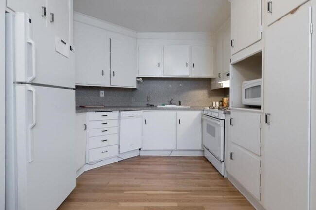 Foto del edificio - 290 Commonwealth Ave