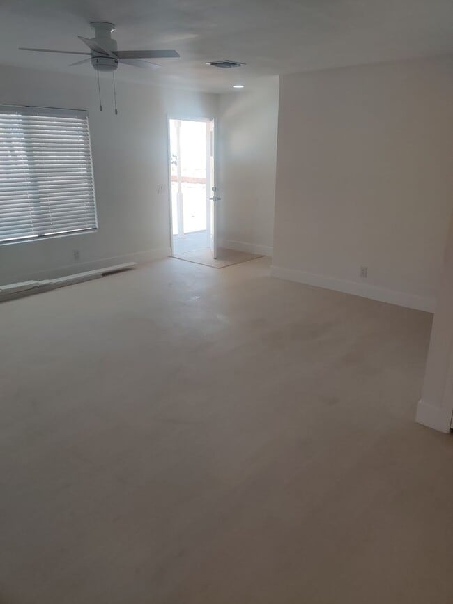 Building Photo - Updated Overton Home on 2 Acres!
