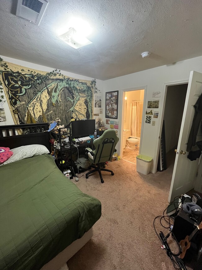 bedroom - private bath - 403 Berryfield Ln