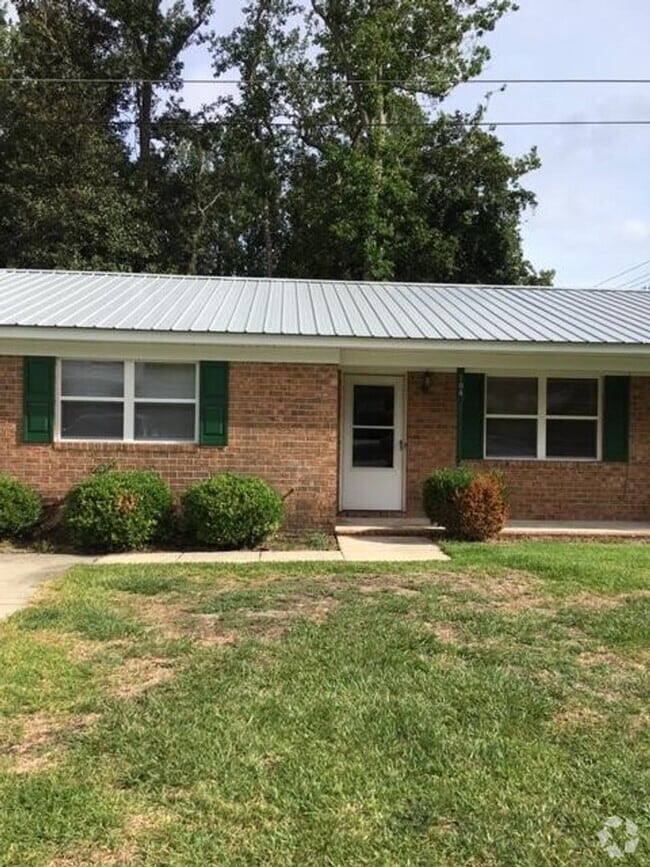 Holly Tree Apartments under 600 Wilmington, NC 3 Rentals