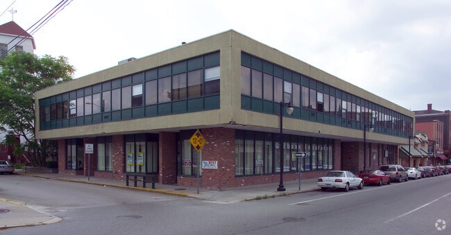 Building Photo - 271-285 Main St