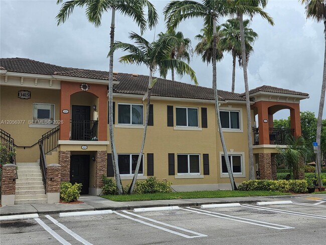 Foto del edificio - 3415 NE 9th Dr