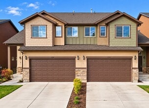 Building Photo - 2557 Garden Dr