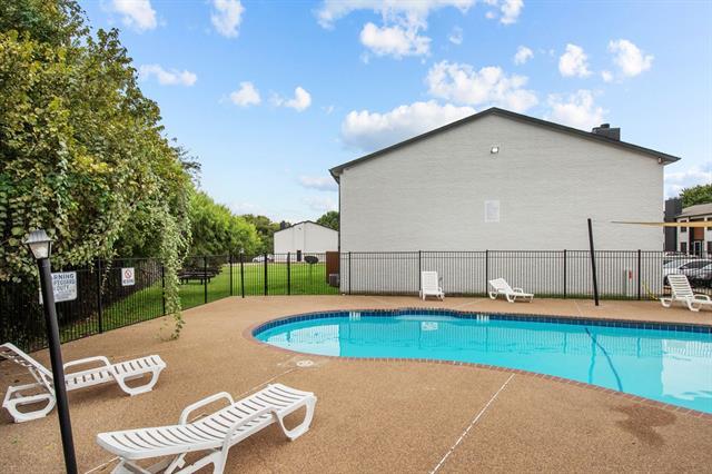 Foto principal - 151 E Little Creek Rd