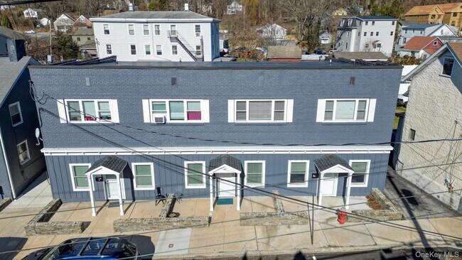 Building Photo - 197 Grand St