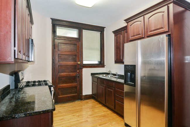 Foto del edificio - 2751 N Dayton St