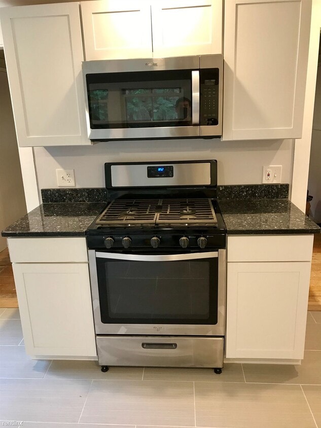 15 Pochelon St, Sunapee, NH 03782 House Rental in Sunapee, NH