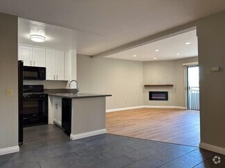 Building Photo - 4550 Laurel Canyon Blvd