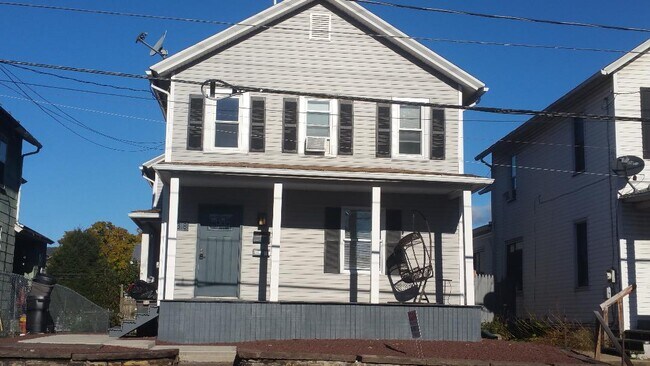 Building Photo - 318 S Main St