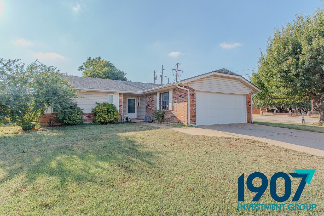 Primary Photo - 501 Post Oak Ln