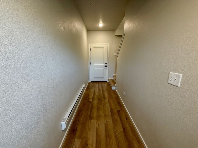 Foto del edificio - 1804 Iron Wheel Dr