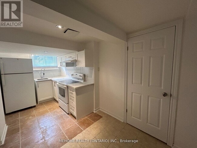 Building Photo - 83 Cornwallis Dr