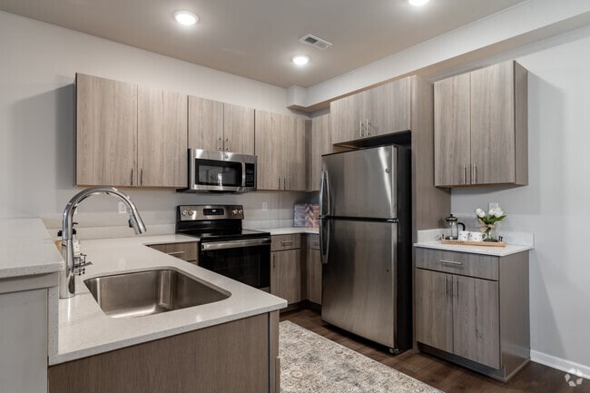 1BR, 1BA - 888SF - Barrington Square Luxury Apartments