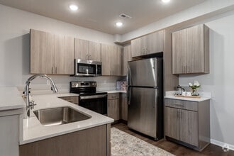 1BR, 1BA - 888SF - Barrington Square Luxury Apartments