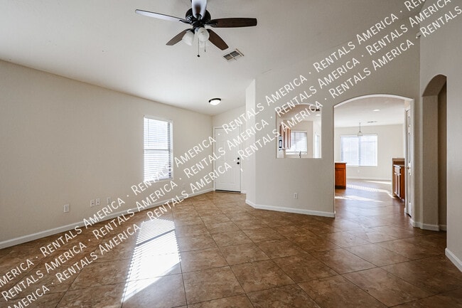 Building Photo - MOVE IN READY 4 BR IN WINDMILL RANCH