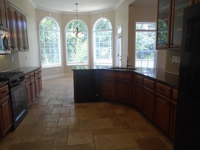 Foto del edificio - 1004 Battersea Pl