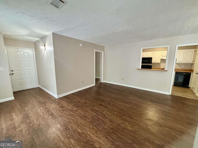 Building Photo - 3841 Woodridge Way