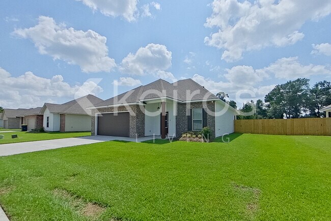 Building Photo - 200 Carencro St