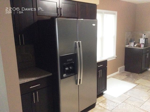 Building Photo - 3 bedroom in Saint Louis MO 63114