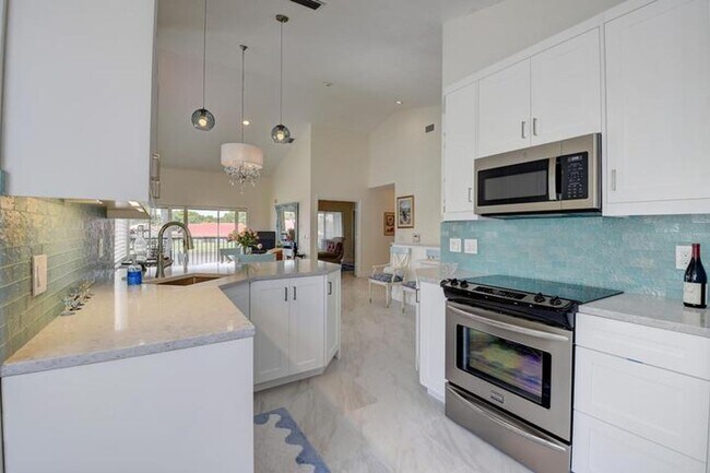 Foto del edificio - 3355 Jaywood Terrace