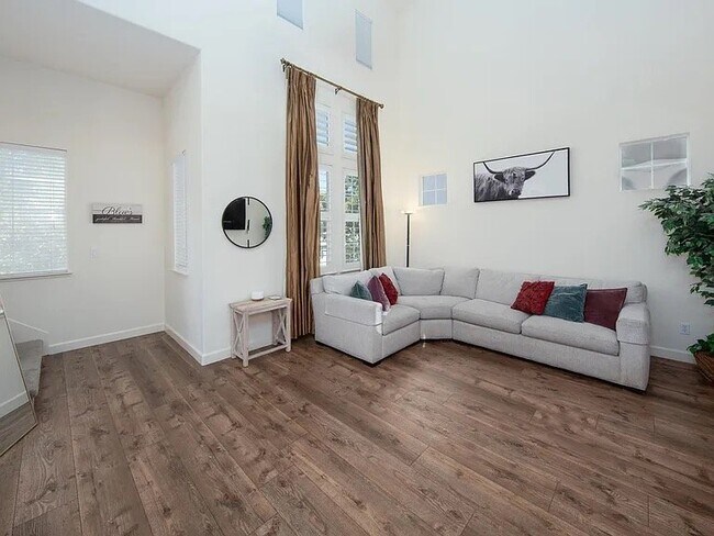 Foto del edificio - 2168 Wellington Dr