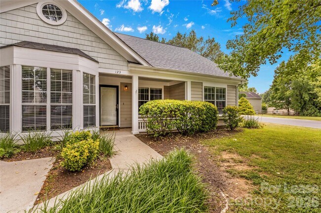 Foto del edificio - 123 Meadow Lilly Ct