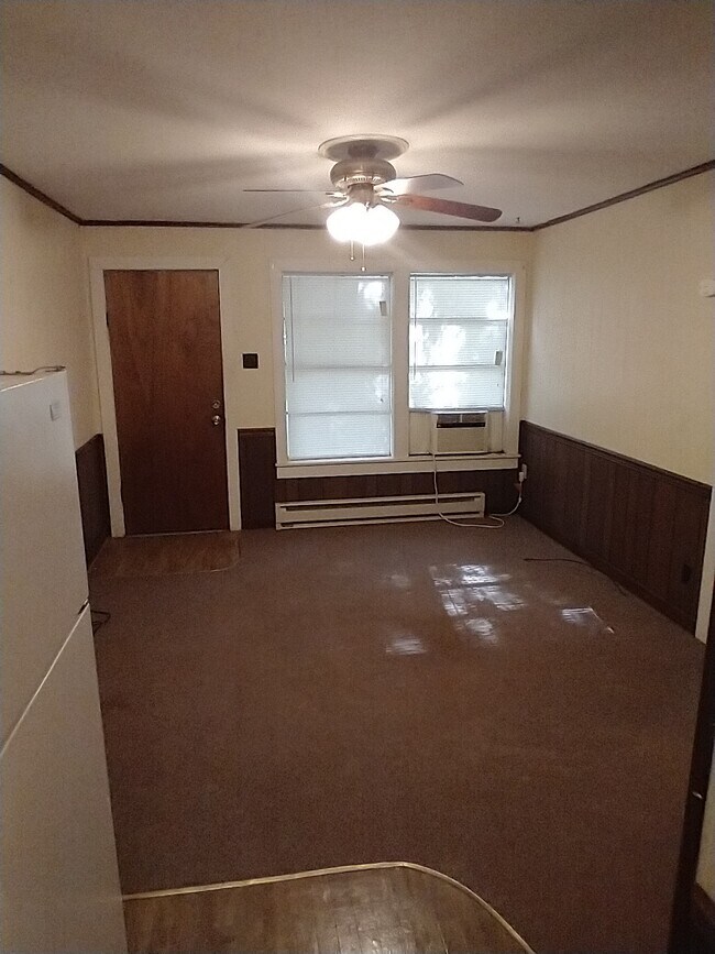 Sala principal - 235 N 25th St