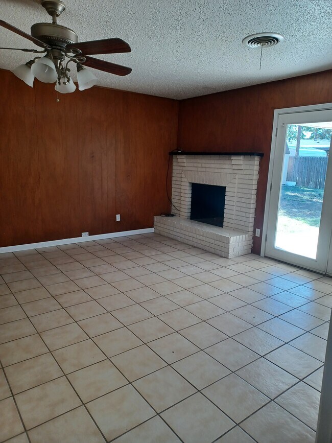 Foto del edificio - 120 Sandy Ln
