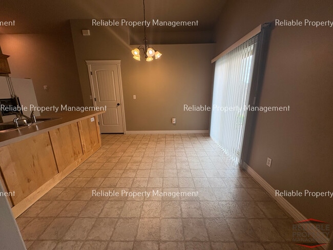 Foto del edificio - 1213 Cornerstone Dr