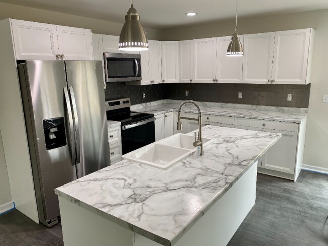 Foto del edificio - 12230 Leavenworth Rd