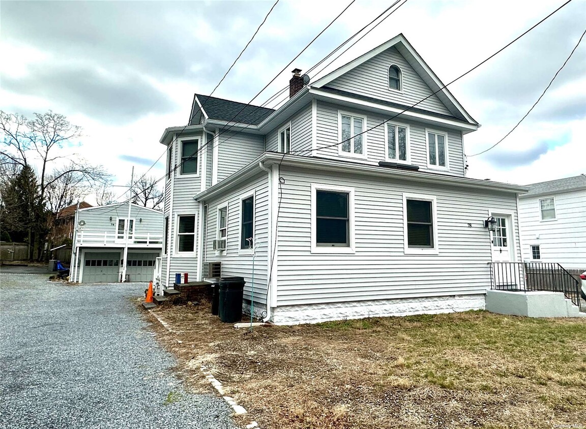 78 ster Ave Unit 1, Port Washington, NY 11050 Room for Rent in