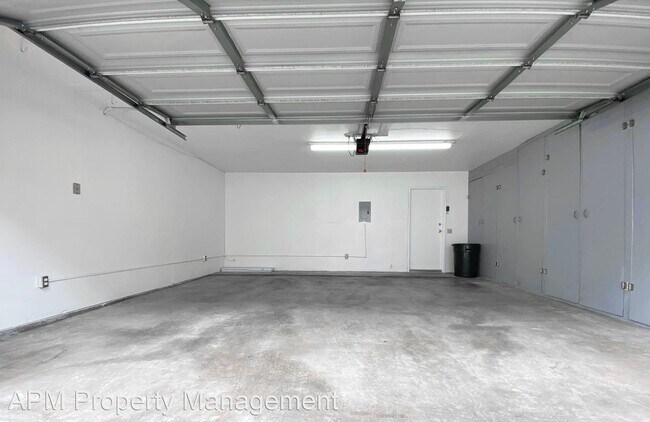 Building Photo - 2 br, 3 bath House - 14022 Coteau Dr. Unit...