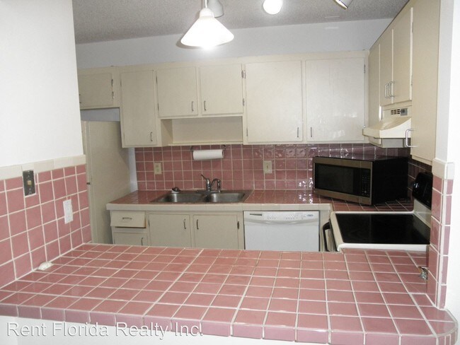 Building Photo - 2 br, 2 bath House - 2727 Lowson Blvd. Unit A